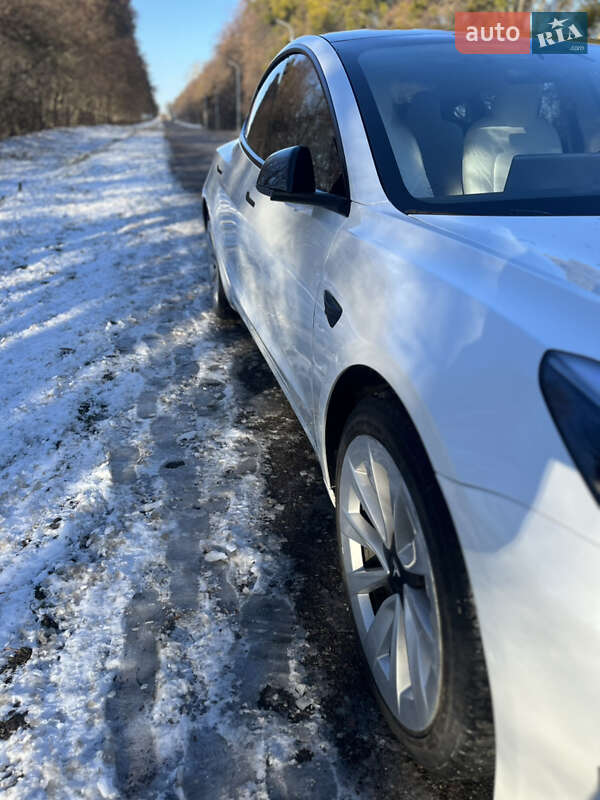 Седан Tesla Model 3 2022 в Львові