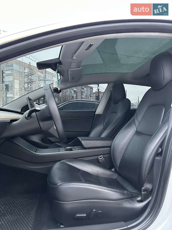 Седан Tesla Model 3 2020 в Кропивницькому