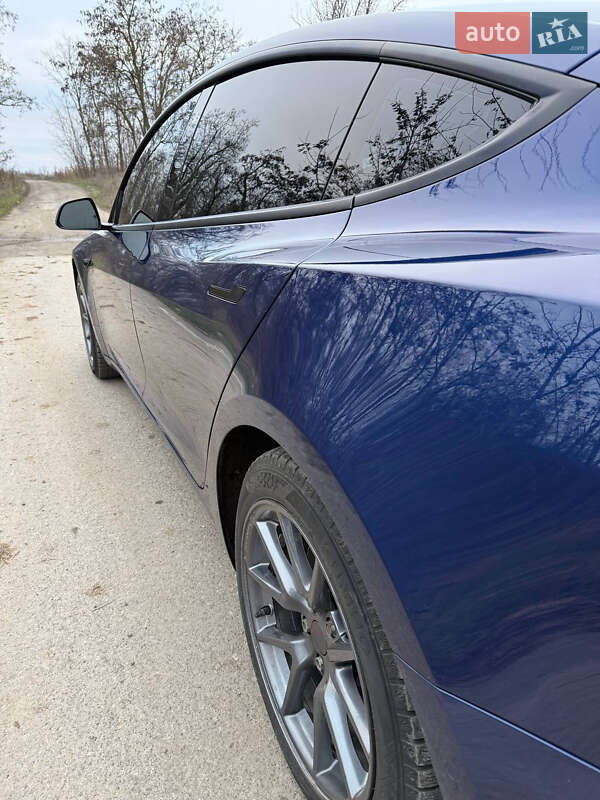 Седан Tesla Model 3 2022 в Золотоноші