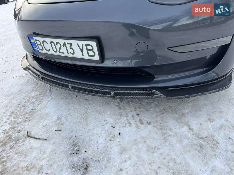 Седан Tesla Model 3 2021 в Львові