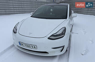 Седан Tesla Model 3 2019 в Ровно