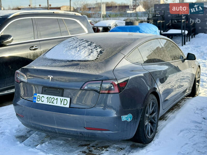 Седан Tesla Model 3 2022 в Львове