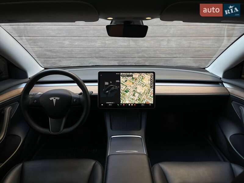 Седан Tesla Model 3 2021 в Николаеве