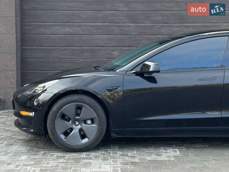 Седан Tesla Model 3 2021 в Николаеве