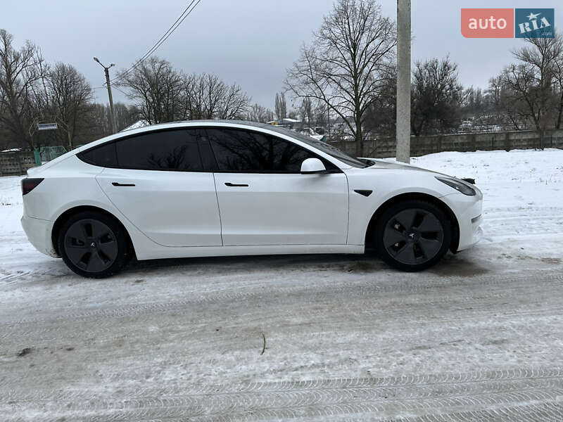 Седан Tesla Model 3 2021 в Кременчуге