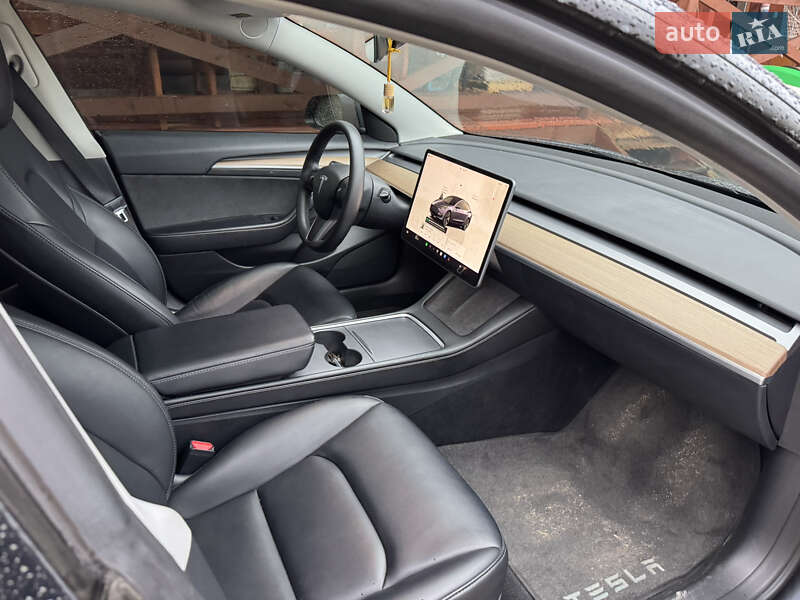 Седан Tesla Model 3 2022 в Ходорове