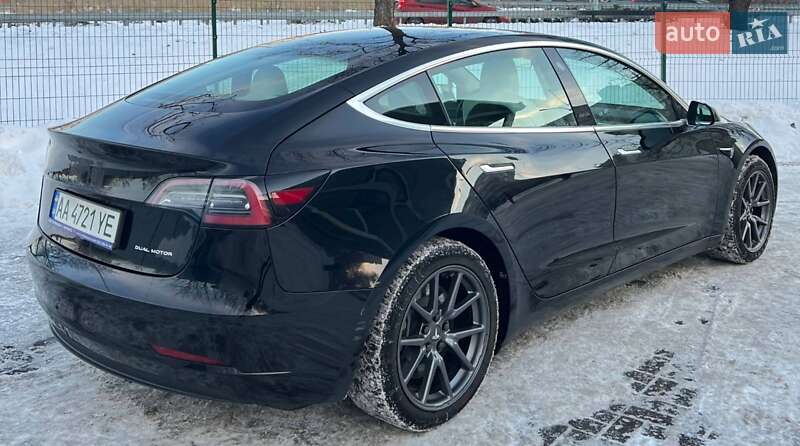 Седан Tesla Model 3 2019 в Києві