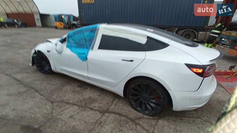 Седан Tesla Model 3 2022 в Києві