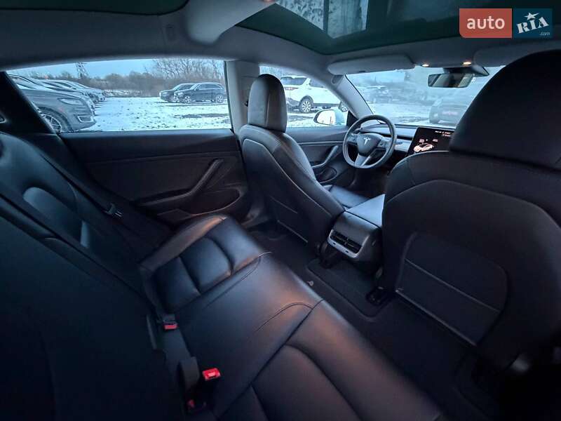 Седан Tesla Model 3 2019 в Луцьку