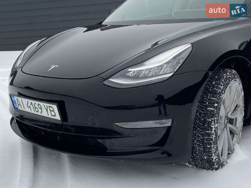 Седан Tesla Model 3 2018 в Ірпені