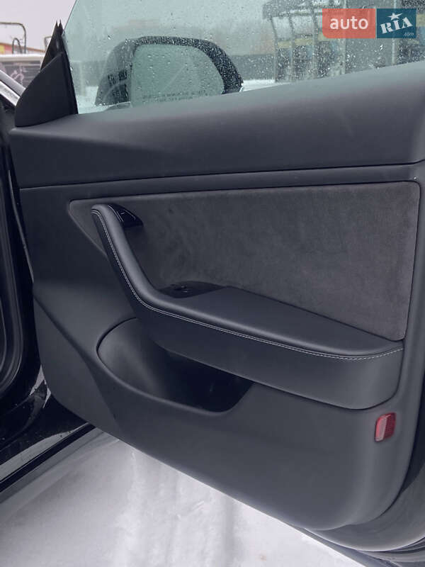 Седан Tesla Model 3 2018 в Ірпені