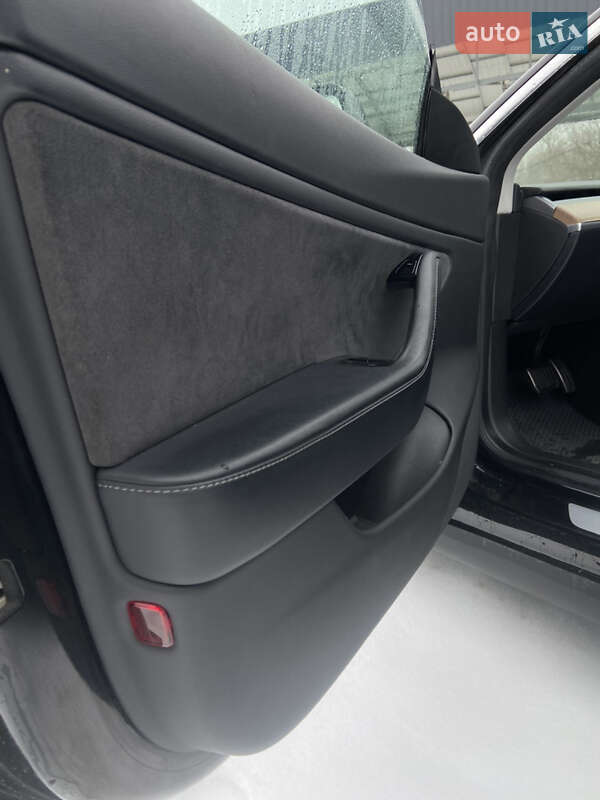 Седан Tesla Model 3 2018 в Ірпені