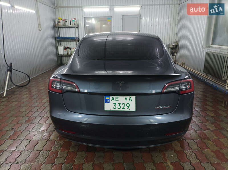 Седан Tesla Model 3 2018 в Кривом Роге