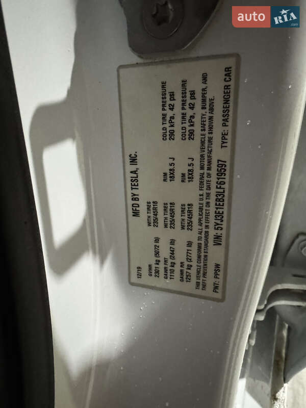 Седан Tesla Model 3 2019 в Киеве