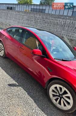 Седан Tesla Model 3 2022 в Скалате