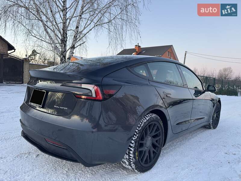 Седан Tesla Model 3 2024 в Киеве