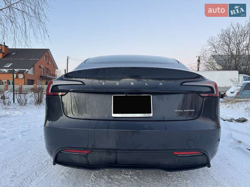Седан Tesla Model 3 2024 в Киеве