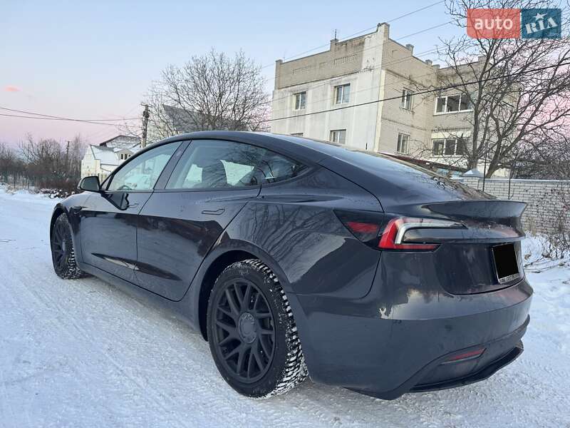 Седан Tesla Model 3 2024 в Киеве