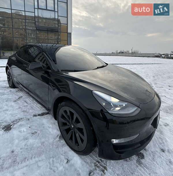 Седан Tesla Model 3 2022 в Днепре