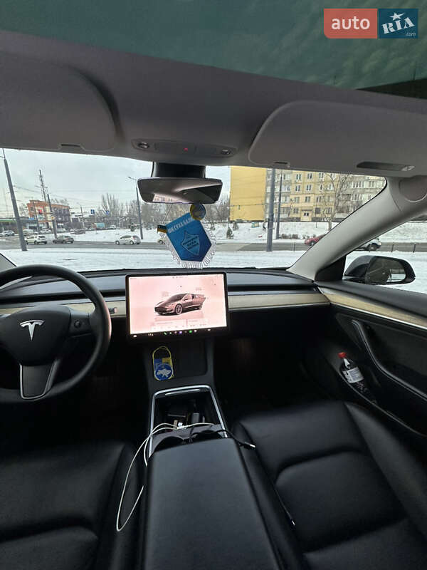 Седан Tesla Model 3 2022 в Днепре
