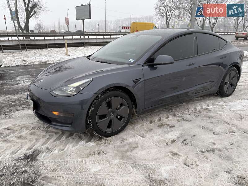 Седан Tesla Model 3 2022 в Киеве
