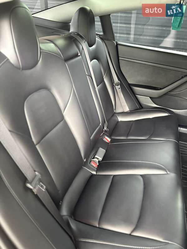 Седан Tesla Model 3 2022 в Киеве