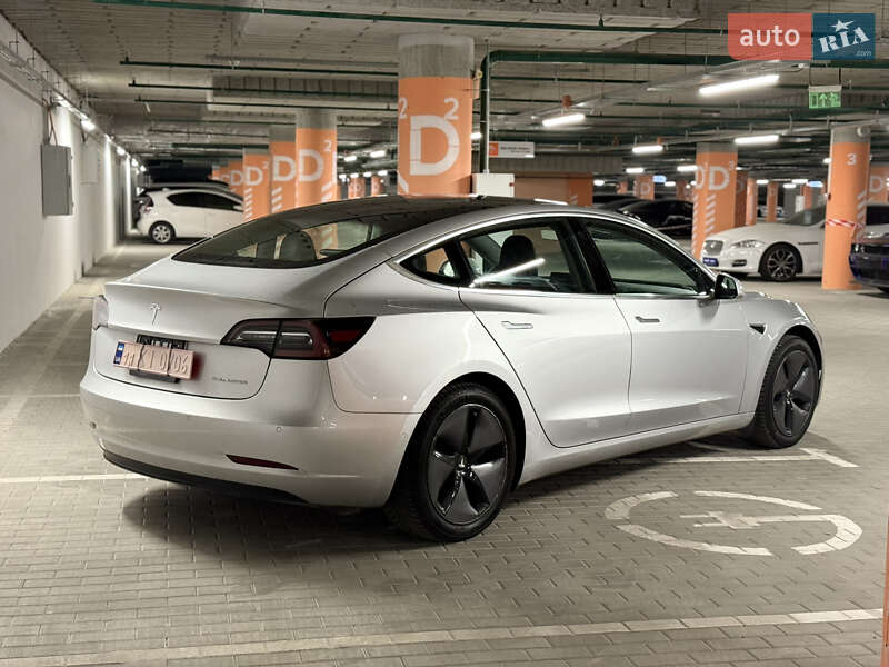Седан Tesla Model 3 2018 в Киеве