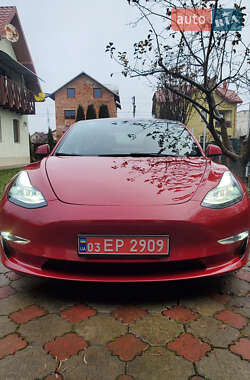 Седан Tesla Model 3 2022 в Ивано-Франковске