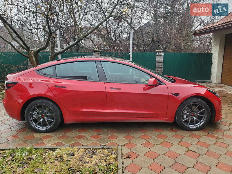 Седан Tesla Model 3 2022 в Ивано-Франковске