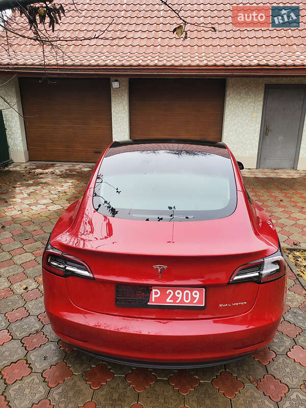 Седан Tesla Model 3 2022 в Ивано-Франковске