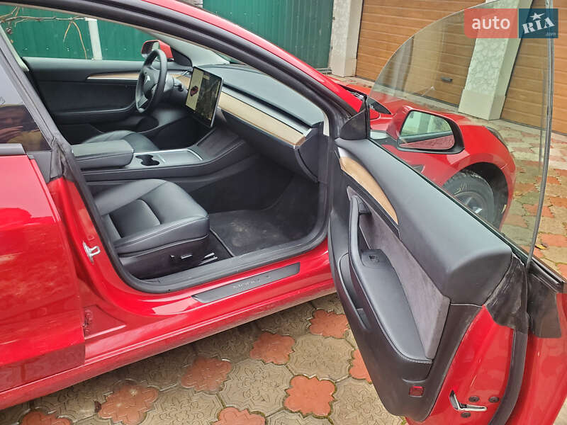 Седан Tesla Model 3 2022 в Ивано-Франковске