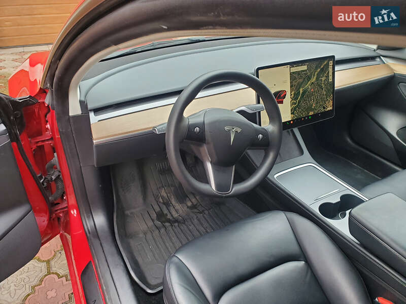 Седан Tesla Model 3 2022 в Ивано-Франковске