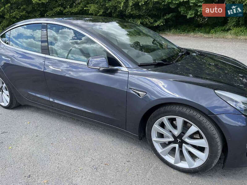 Седан Tesla Model 3 2020 в Шепетовке