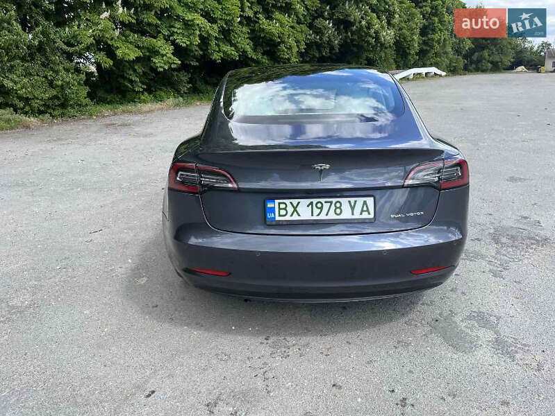 Седан Tesla Model 3 2020 в Шепетовке