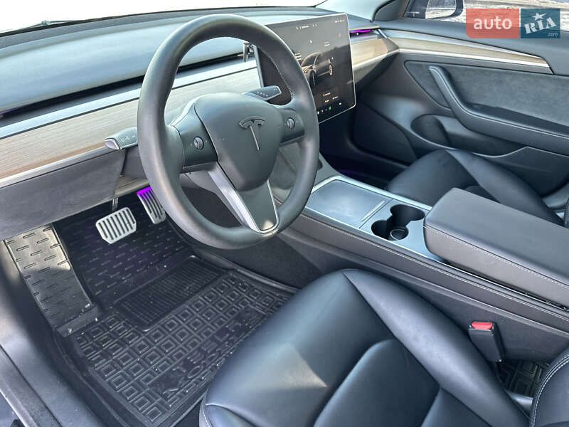 Седан Tesla Model 3 2023 в Черкассах