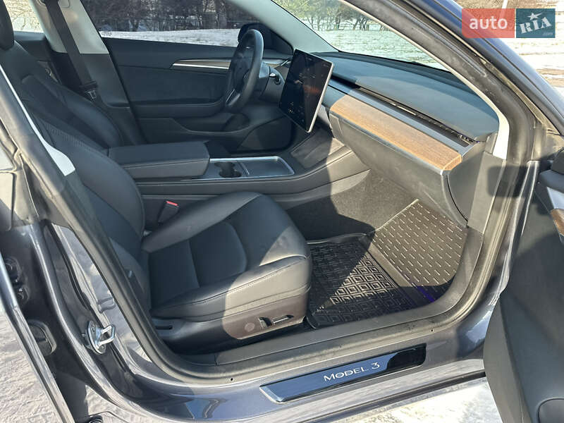 Седан Tesla Model 3 2023 в Черкассах