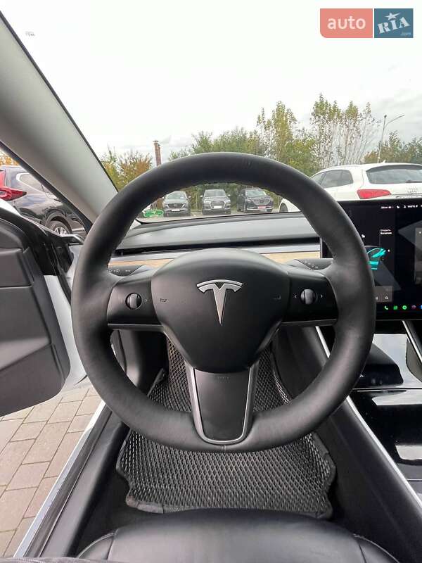 Седан Tesla Model 3 2018 в Львове фото 12 Седан Tesla Model 3 2018 в Львове
