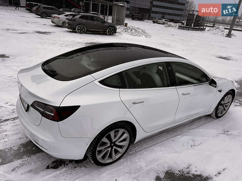 Седан Tesla Model 3 2019 в Киеве фото 5 Седан Tesla Model 3 2019 в Киеве