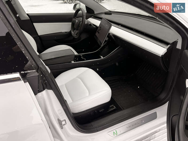Седан Tesla Model 3 2019 в Киеве фото 12 Седан Tesla Model 3 2019 в Киеве
