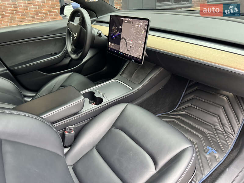 Седан Tesla Model 3 2020 в Днепре