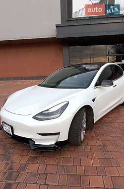 Седан Tesla Model 3 2019 в Одесі
