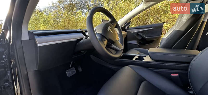Седан Tesla Model 3 2022 в Тернополе