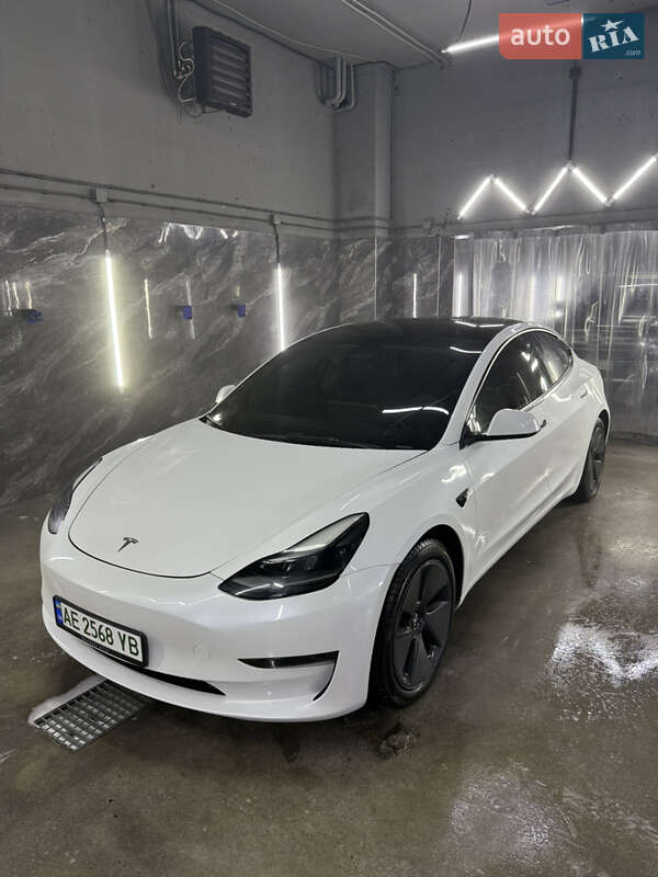 Седан Tesla Model 3 2023 в Києві