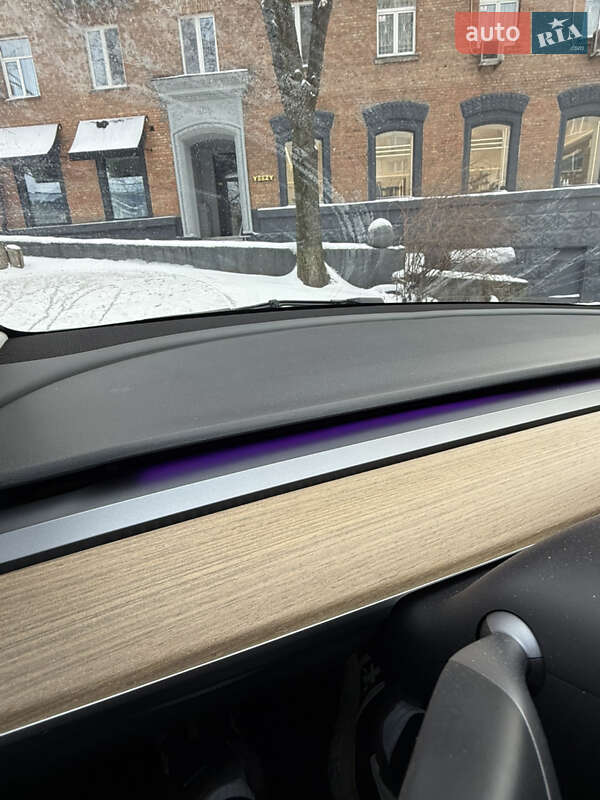 Седан Tesla Model 3 2023 в Києві