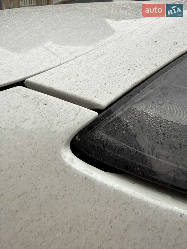 Седан Tesla Model 3 2023 в Києві