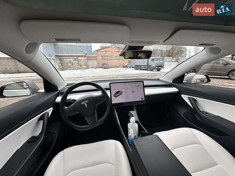 Седан Tesla Model 3 2018 в Киеве