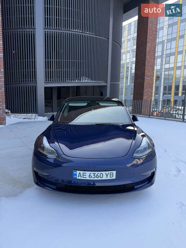 Седан Tesla Model 3 2023 в Днепре