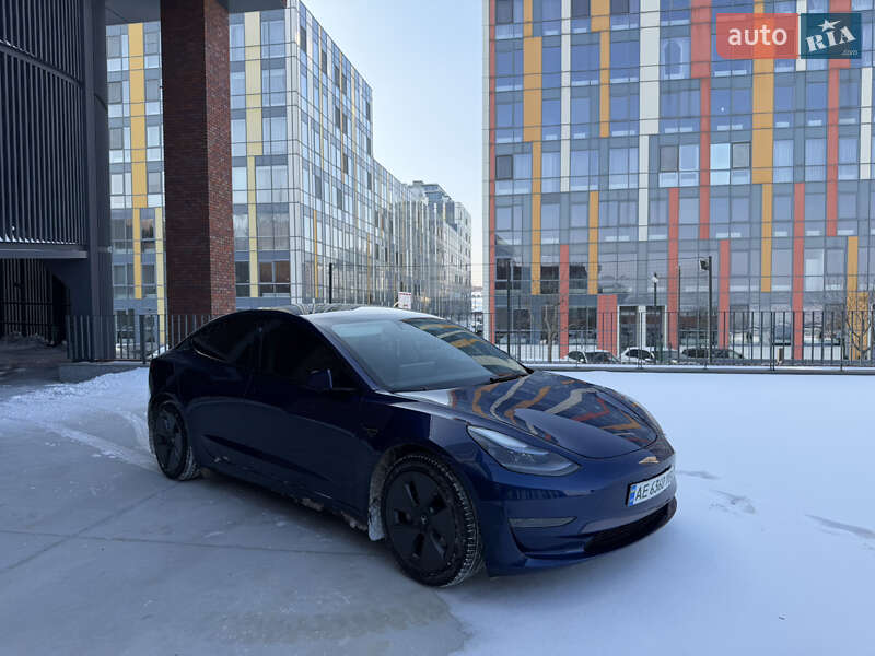 Седан Tesla Model 3 2023 в Днепре