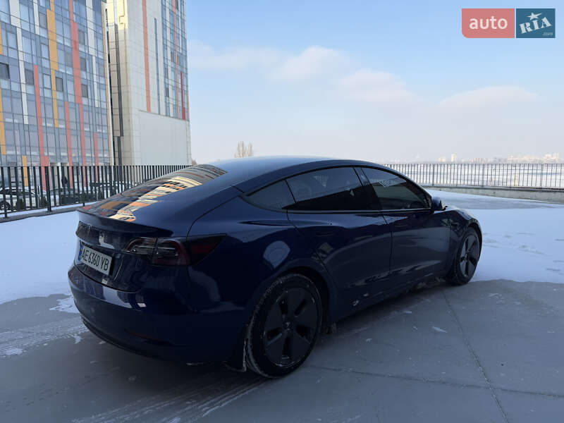 Седан Tesla Model 3 2023 в Днепре