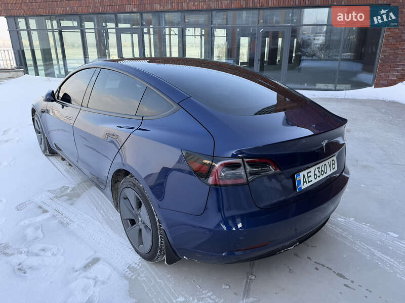 Седан Tesla Model 3 2023 в Днепре